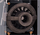 Охлаждение с помощью двухпоточного вентилятора специальной конструкции с разделением потоков охлаждающего воздуха для двигателя